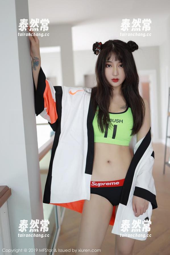 模范学院 - 白子嫣nicky新作：浴缸里的优雅，水花四溅的时刻！