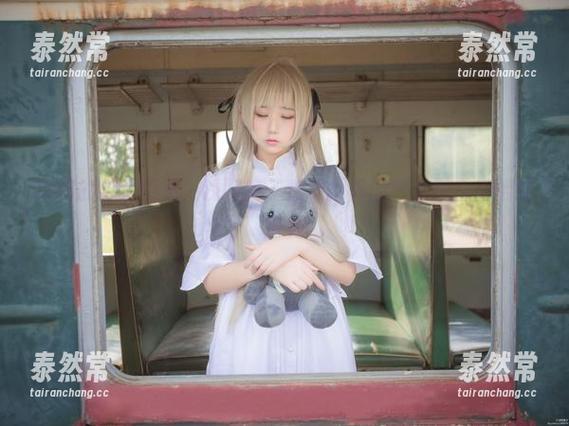 拉姆的全套图集，浅野菌子把异世界的气息融合得恰到好处