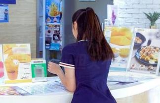 爱丝 – 黑白的若兮合集，有时让我想要翻个白眼……但又不忍心。
