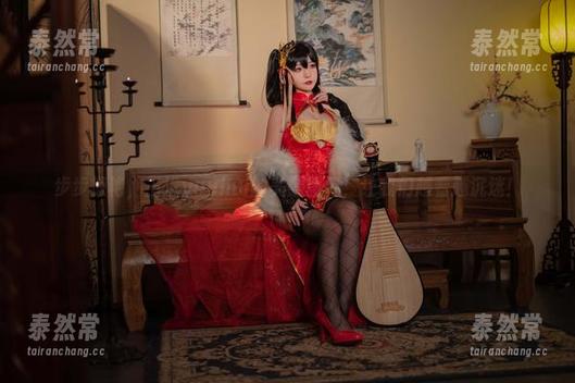 步步惊艳，玉汇yuuhui的美腿图包，让我们越看越沉迷！