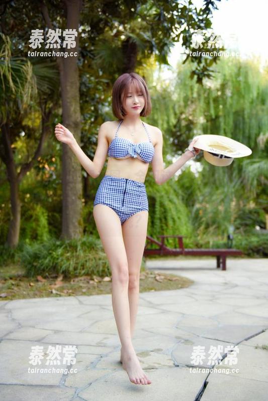 王羽杉 王羽杉的在线美图,全因这条粉色连衣裙,如果能穿出去,我会不会成为街头焦点呢?