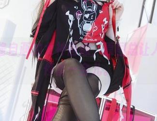 瓜希酱自画的女神画像，原图总让人想多停留一会儿。
