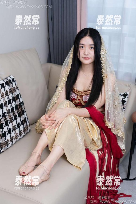 甜予摄影 - 思思的油亮灰丝写真：透明款的每一步都在冒险（套图紧随其后！）