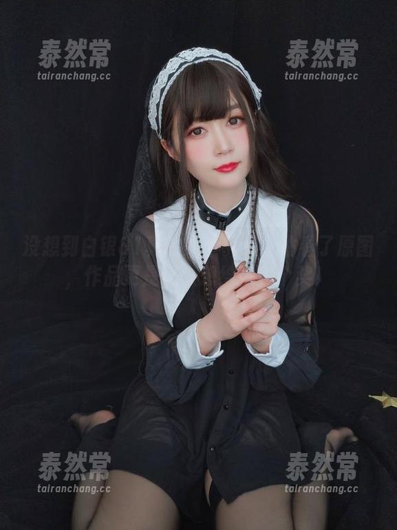没想到白银81真的是个天使！偷看了原图，作品更是让人想给她颁个奖！