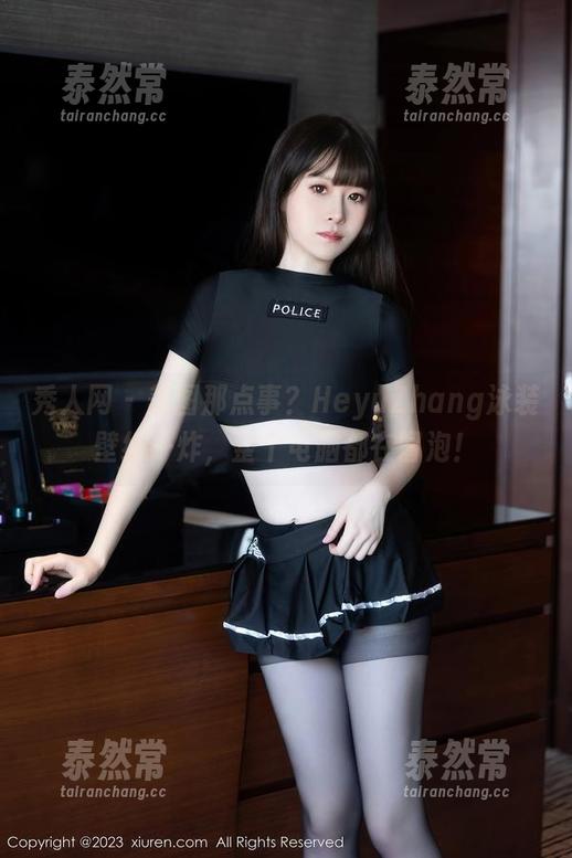 秀人网 - 美图那点事？HeyuZhang泳装壁纸一炸，整个电脑都在冒泡！