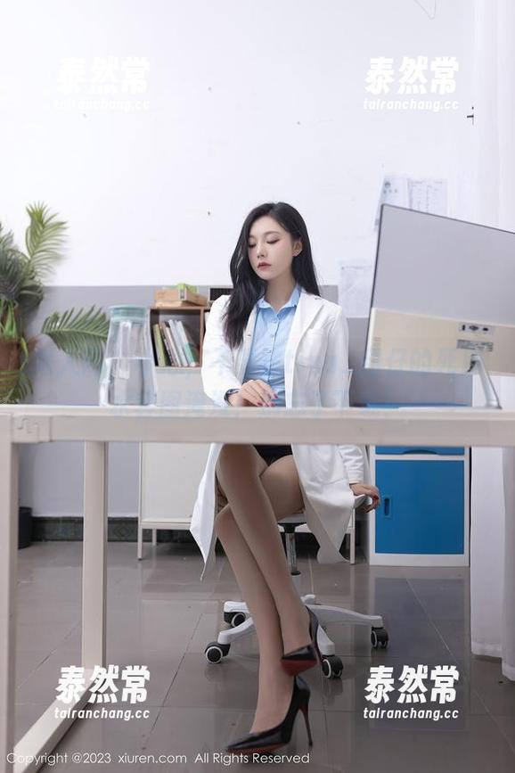 秀人网 - 小心，不要被tina_甜仔的死库水套图淹没！别忘了下载！