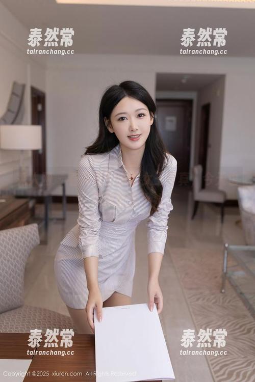 秀人网 - 看到唐安琪的女王写真，今天也要做自信小姐