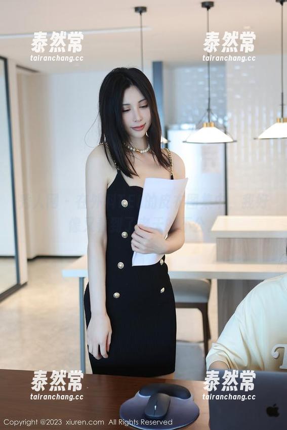 秀人网-外科TEL 秀人网 - 在外科TEL的皮衣图集中,我好像又看到了老天的不公。