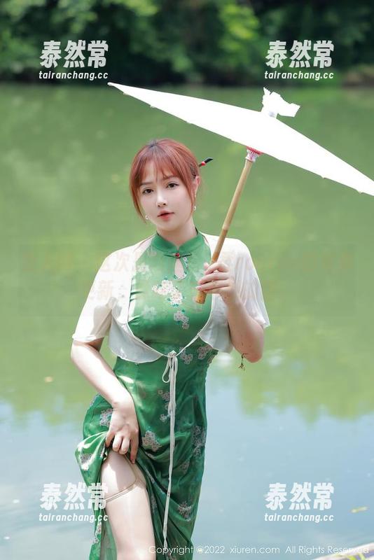 秀人网 - 这次是肉丝！媃柔rourou的写真更新，像吃了蜜糖似的甜。