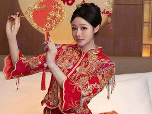 秀人网 – 哇，就是阿朱啊的美图把东欧旅拍装进了图包，太有味道了