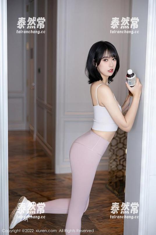 秀人网 - 三亚的蓝天跟张思允Nice的精选写真，怎么有种想逃离现实的冲动呢