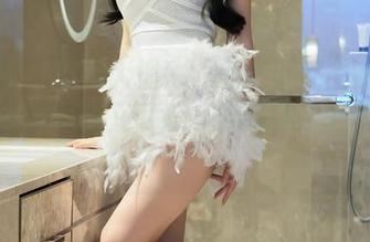 秀人网 – 原图大揭秘！心妍小公主演绎破洞装是又风骚又可爱，果然在走魔性路线？