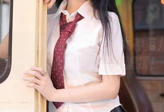 秀人网 – 图册里的李丽莎：女神范儿一览无遗，求合影自带美颜滤镜！