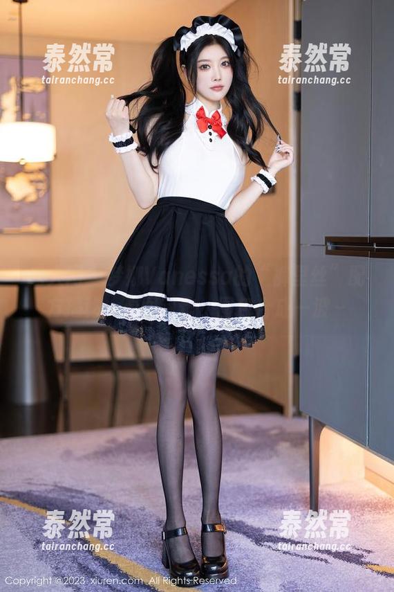 秀人网 - 梦娜Vanessa的“裤里丝”配方揭秘：原图制作，图包合成一波～