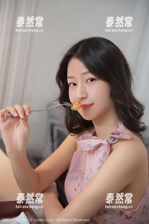 秀人网 - 汁汁和她的内衣最新作，原图里自己陷入了小思考～