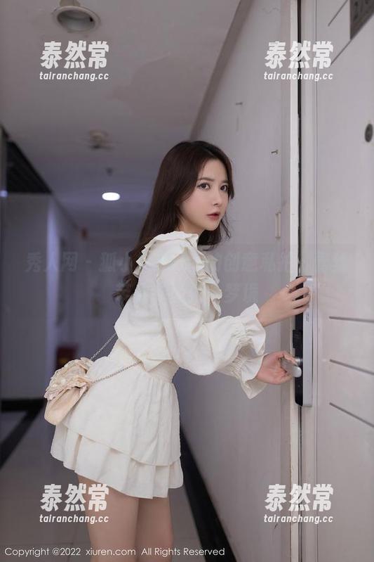 秀人网 - 狐小妖Baby的创意私拍，蕾丝带你“遨游”梦境