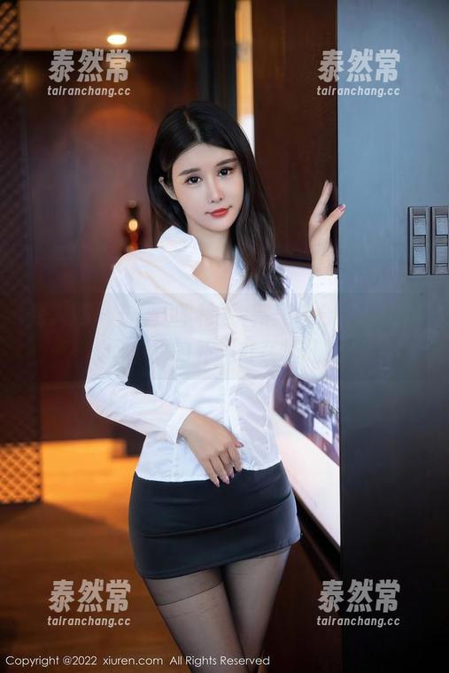 秀人网-耶利亚 秀人网 - 长腿+耶利亚=完美组合,原图疑问:我的补光灯在哪儿?