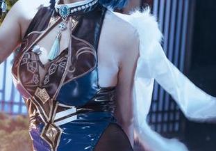 校服狂想曲：秋和柯基的私拍危险游戏！