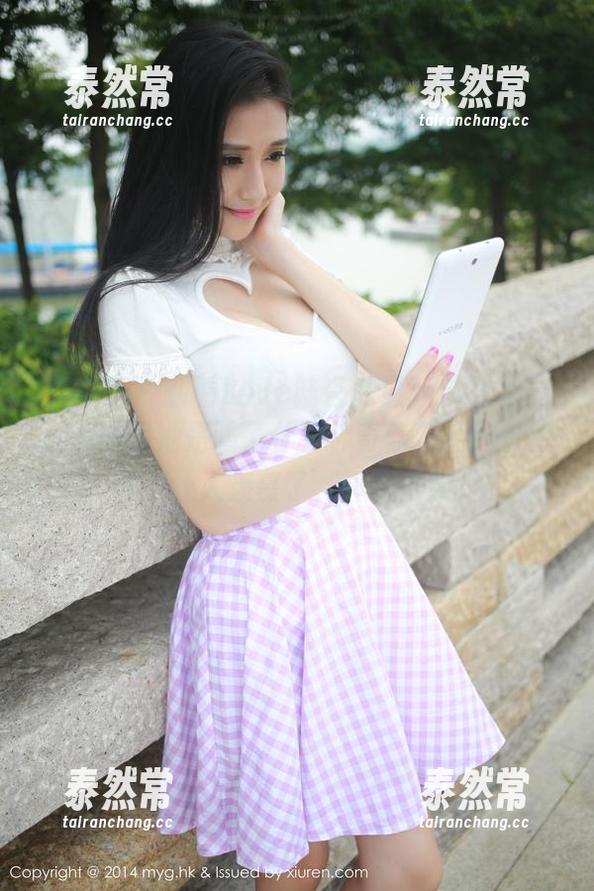美媛馆 - 翻看Love陆瓷的最新白裙写真，想问问她是喝了什么神奇饮料？这份优雅太让人羡慕了，真想学学！