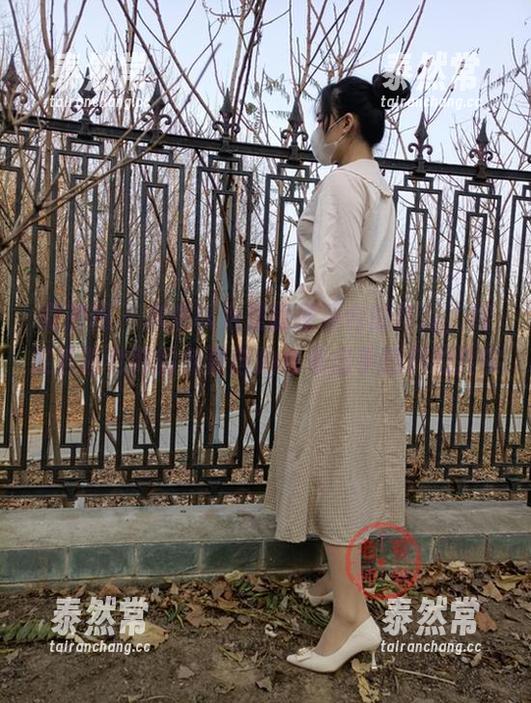 微密圈 - 本来以为是随便凑合的作品，结果若若老师的免费自拍合集出乎意料的扎实。
