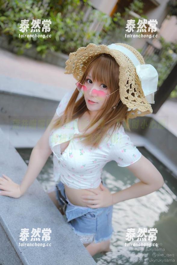 荒井喵喵网盘里那份清纯，下载时小心别掉进夏天的海洋哦！