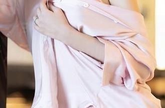 语画界 – 乍一看，就像每天都要过小懒惰的日子，乔漫妮mina的睡衣写真居然让人愉悦～