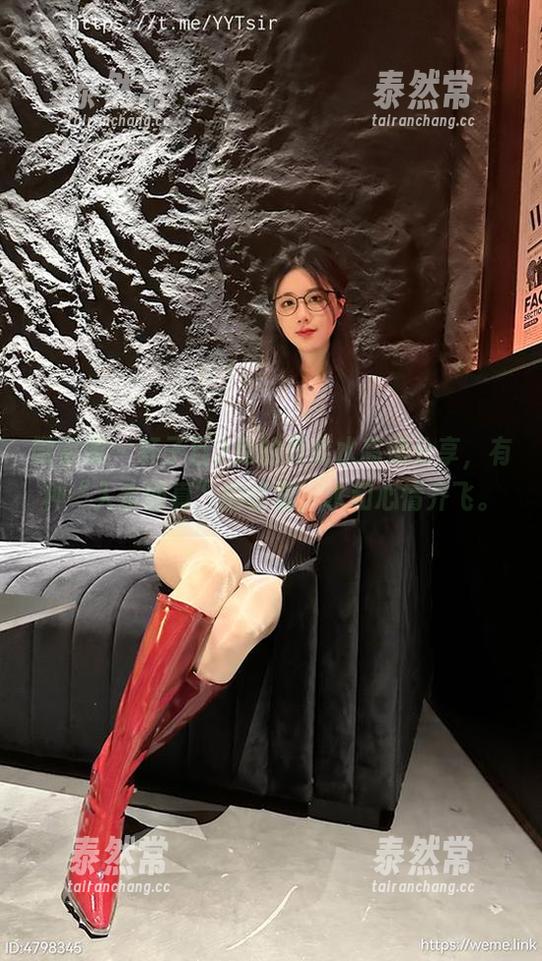 微密圈 - 轩子巨2兔的死库水高清分享，有种“入水即真”的错觉，水和心情齐飞。