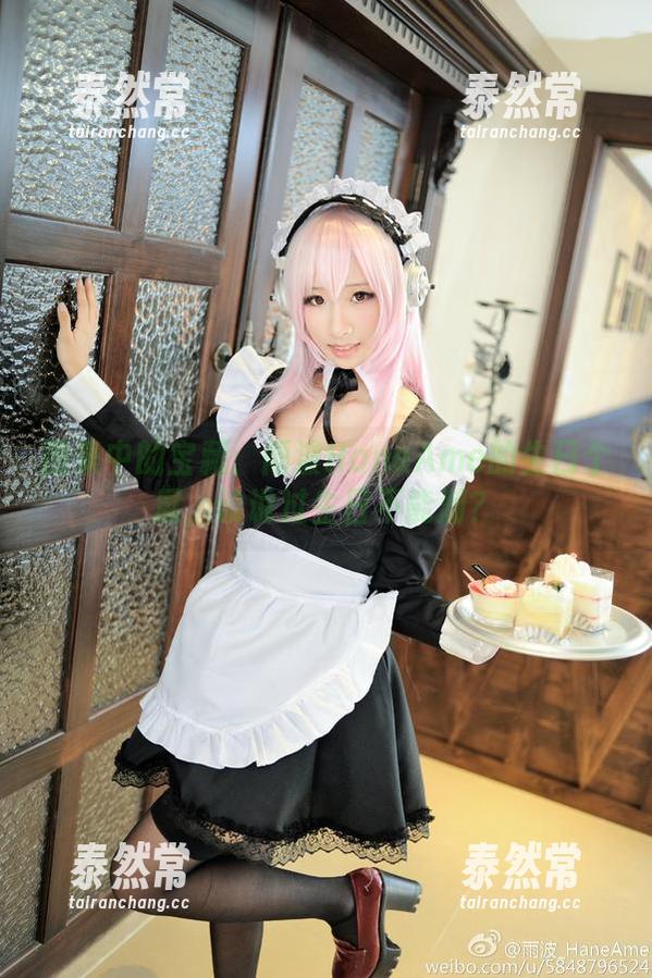 图集中的宝藏：雨波HaneAme的生日个展，谁说过生日不能潮？