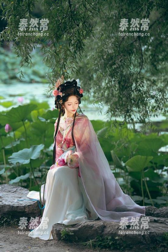 哦，透明皮衣女仆，雯妹不讲道理这次又玩出新花样了？精选