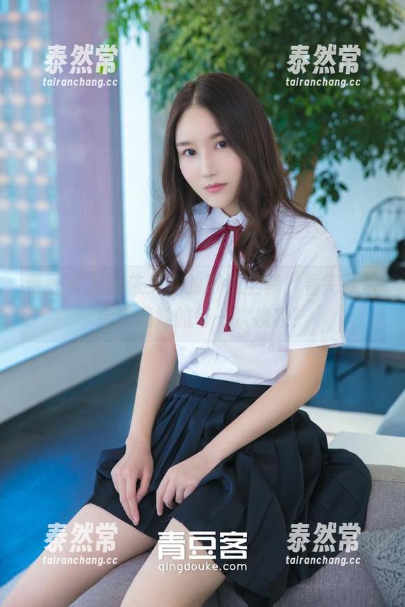 青豆客 - 娜依灵儿的眼镜全套，看完我决定追随她的每一次换妆！