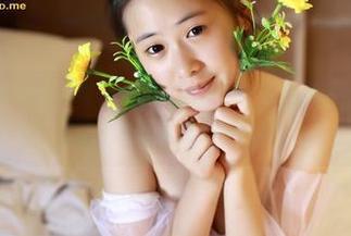 青豆客 – 潇同学的吊带合集，真心觉得这件衣服太神奇了，怎么总能不经意间吸引视线呢？