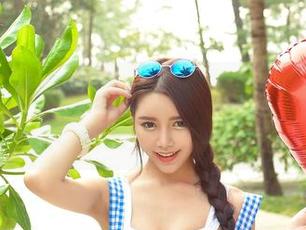 青豆客 – 让人吃惊的最新写真，谭晓彤的美脚究竟有多逆天