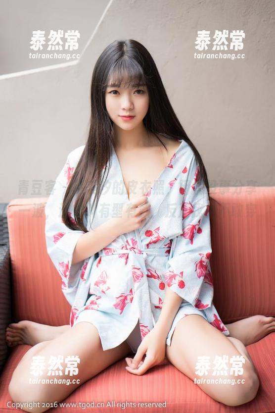 青豆客 - 颜美汐的皮衣照，闲着没事分享一波，这才叫有型有款，反正我是不敢穿。