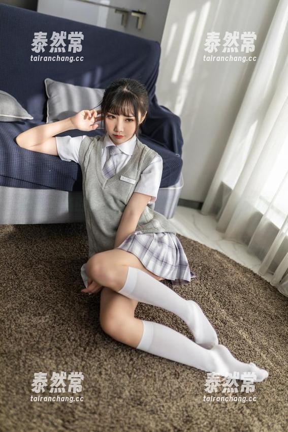 自信满满的面饼仙儿：眼镜写真合集无极限